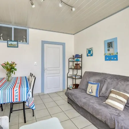 Holiday home Maison Charmante A L'epine Avec Jardin Cloture Et Terrasse