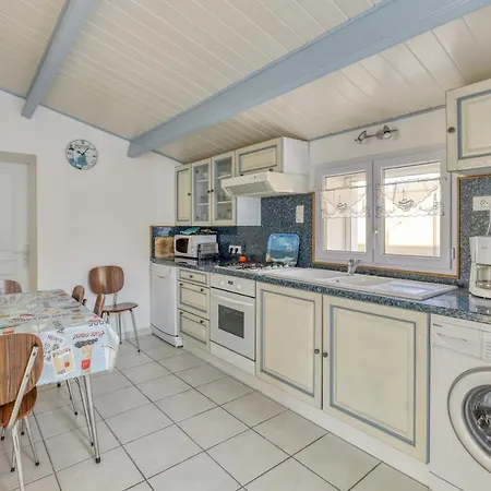 Maison Charmante A Avec Jardin Cloture Et Terrasse L'Epine (Vendee)